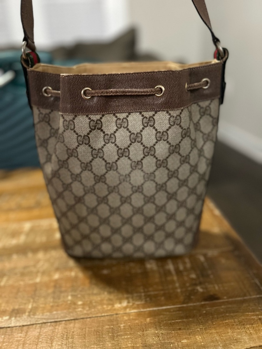 Authentic Gucci Brown GG Supreme Drawstring Crossbody Bucket Bag vintage - Picture 2 of 15